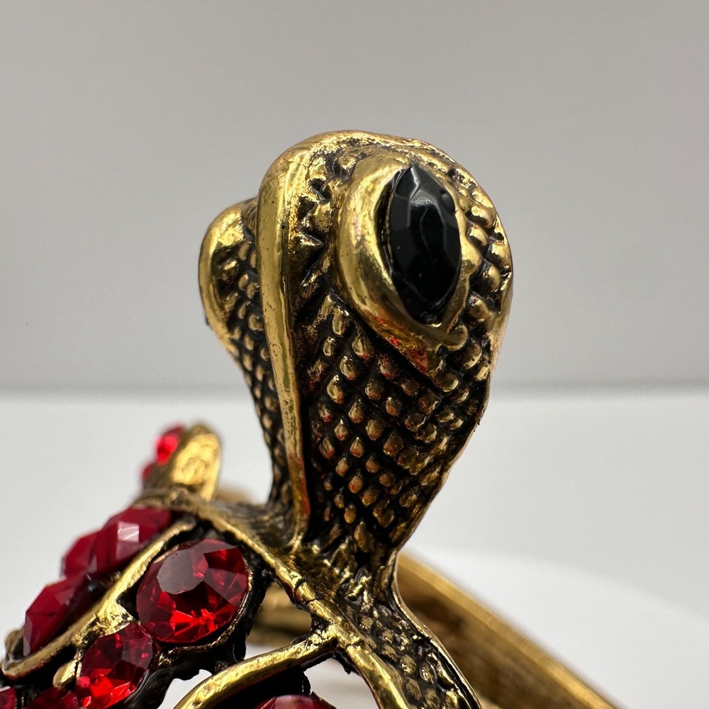 Vintage 90s Red Rhinestone Gold Tone Turtle Bracelet Women's Classic Jewelry - Picture 16 of 17